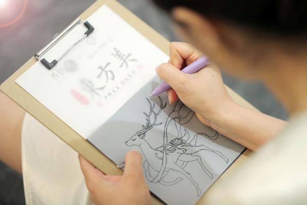 健注解“新平衡·东方美”开元棋牌千年敦煌邂逅养固(图1)